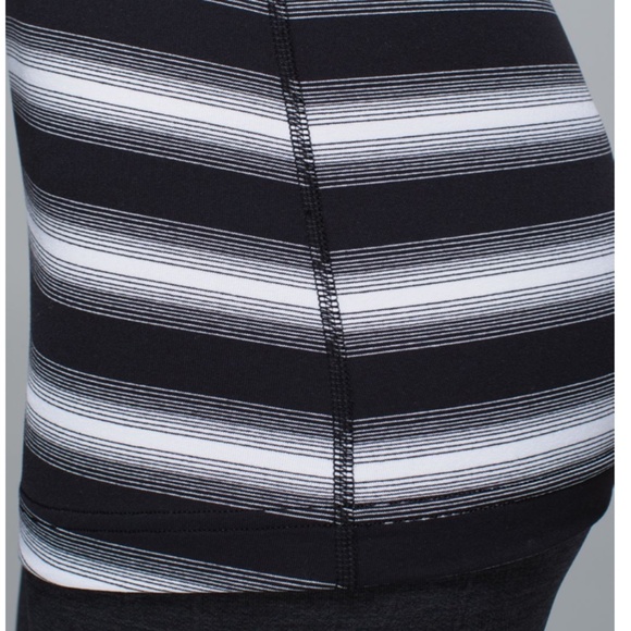 Lululemon Cool Racerback Tank Sz 8 Capilano Stripe Black White - Picture 7 of 7